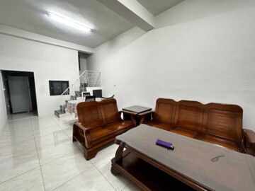 楠梓台積電一分鐘⭐全棟翻新透天3房⭐附家具.拎包入 - Image 1