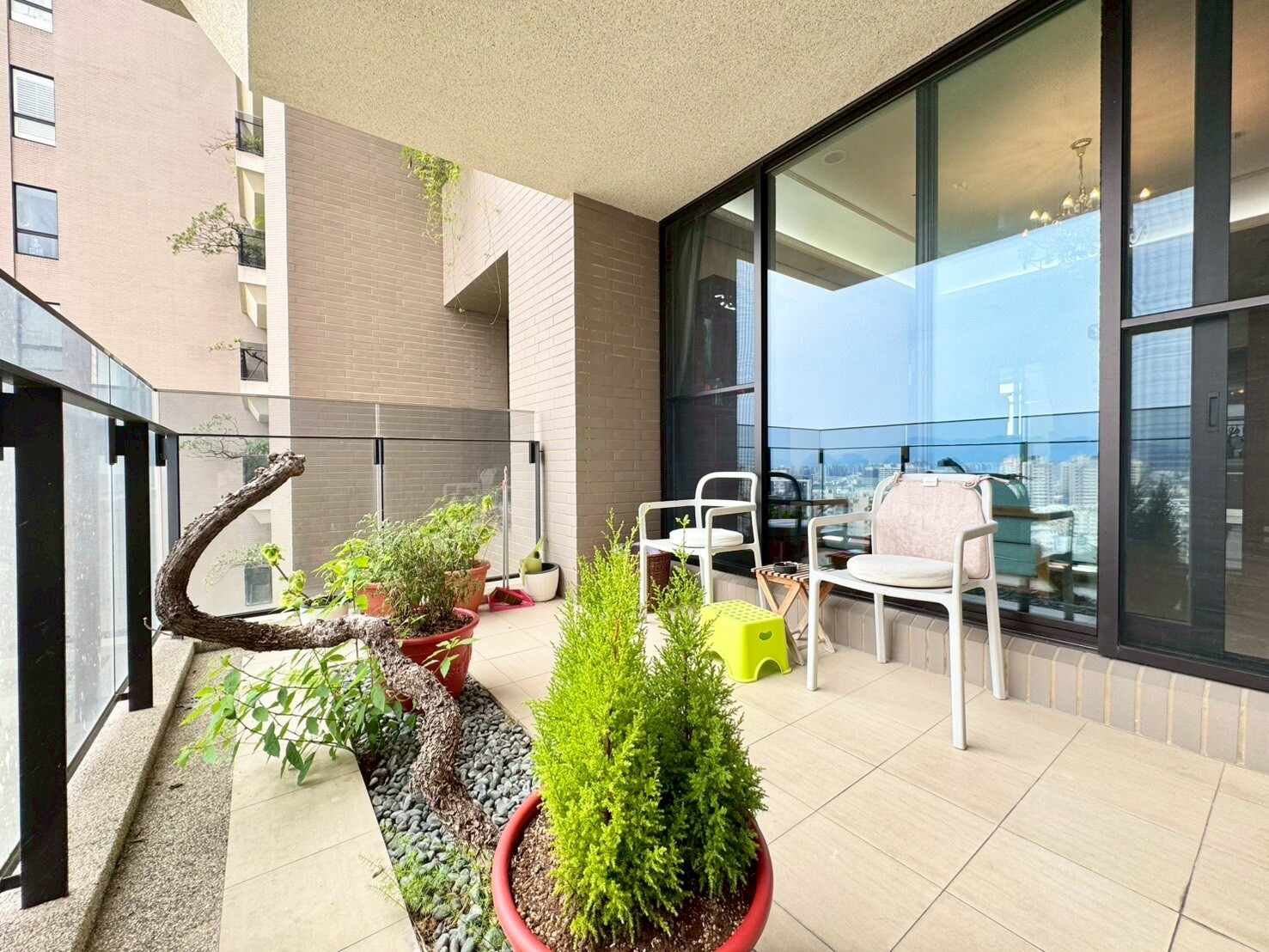 鉅虹閱上景高樓公園視野雙平車