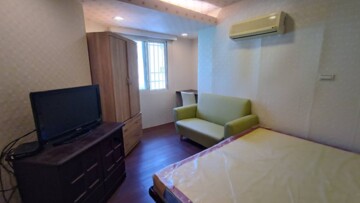 AIT分租套房~寬敞衛浴乾濕分離~有對外窗 - Image 1