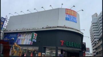鳳南.南榮廣告牆出租(可分隔租) - Image 1