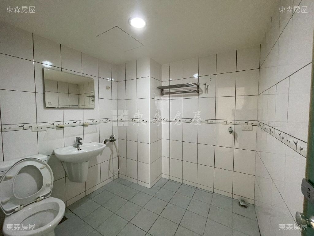 台中市西屯區逢甲富貴春大五房樓中路二段待售房屋