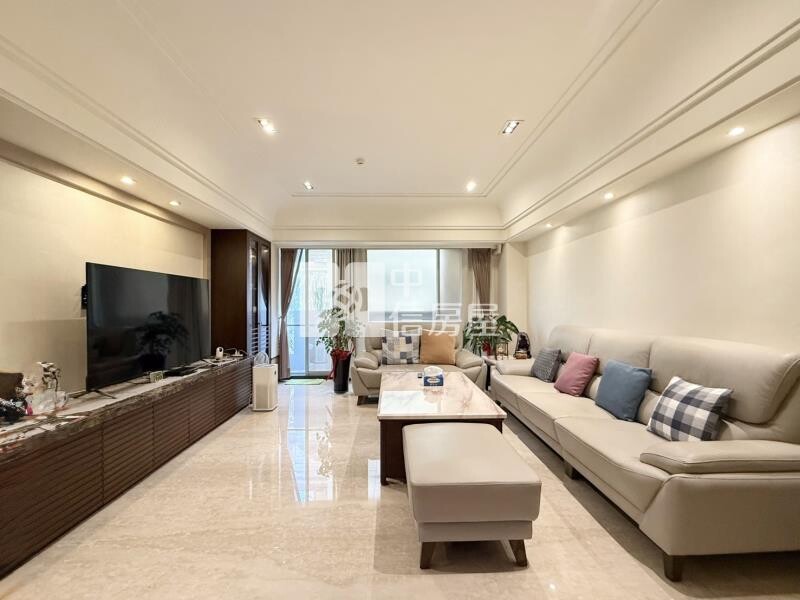 稀有博覽會四房平車-需要雙車位客戶也可以-周先生