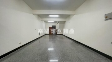 (租)大港國小旁優質車庫透天◆喬居南城◆ - Image 1