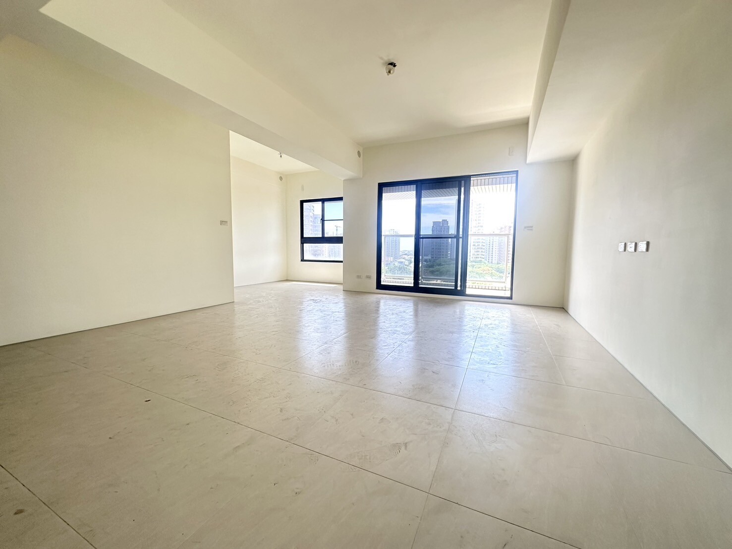 PARK ONE｜公園首排｜3+1房雙平車