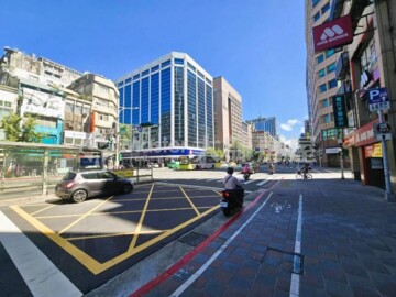 台北市中山區南京東路三段 - Image 1