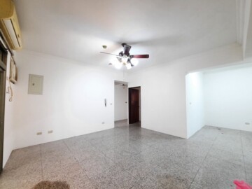 J香山國小旁|四房空屋|附機械車位|附設冷暖冷氣 - Image 1