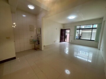 近68/整棟透天出/家庭 公司合租/門前停車 - Image 1