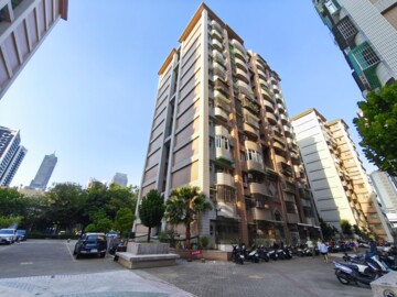 亞灣夢時代/獅甲國宅面台鋁景觀美三房+車位 - Image 1