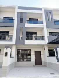 台積電旁全新整棟雙車別墅 - Image 1