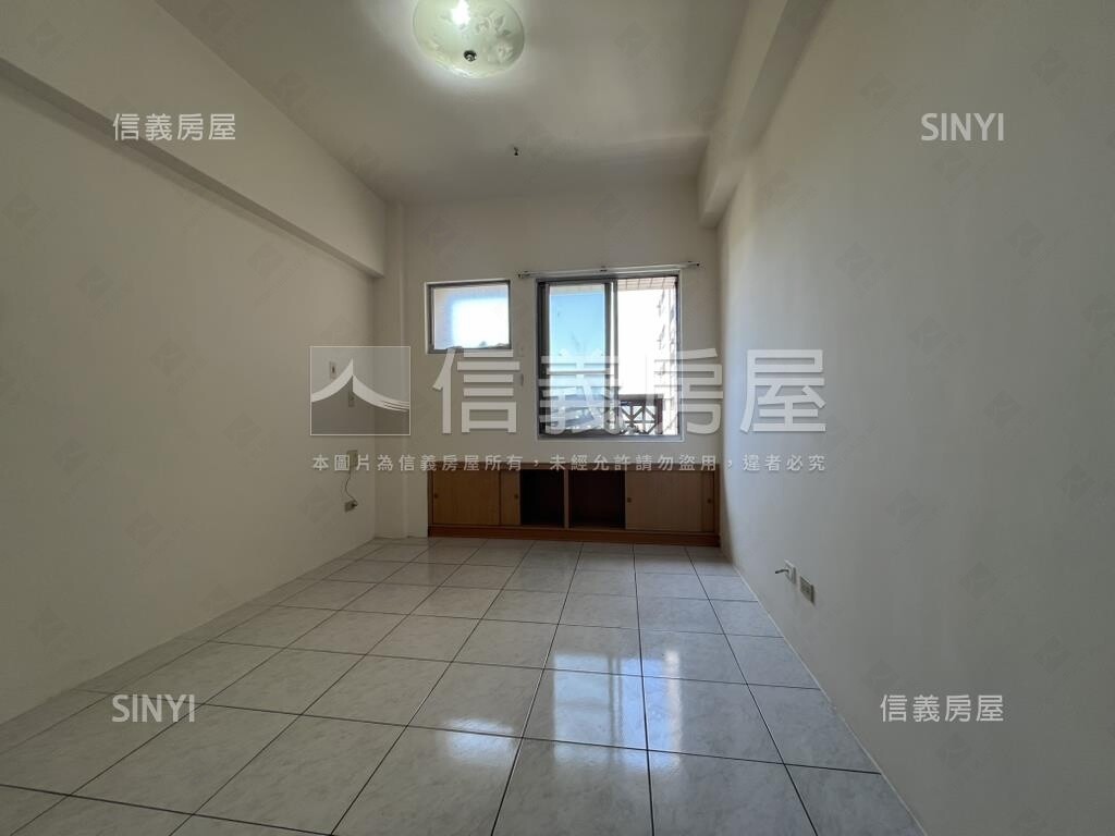 樂屋_高雄市前金區皇家之戀待售房屋 高雄市前金區皇家之戀待售房屋