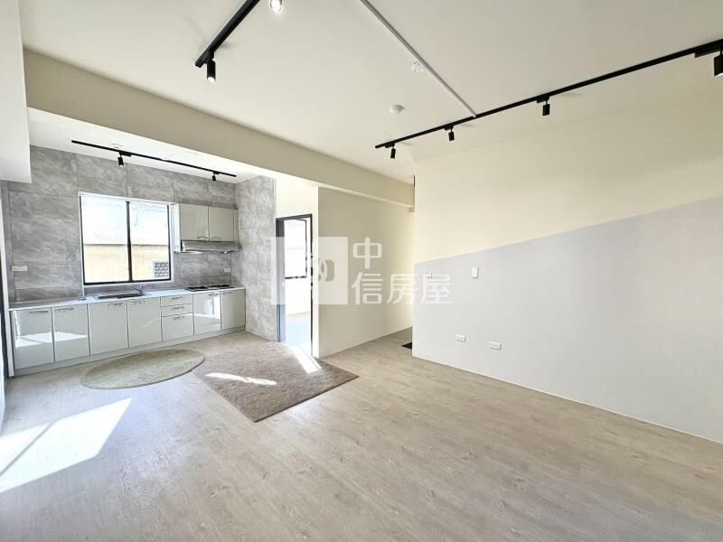 大里軟體園區旁三大房採光好/質感裝潢