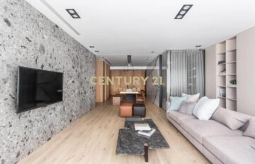 名人世界待售房屋