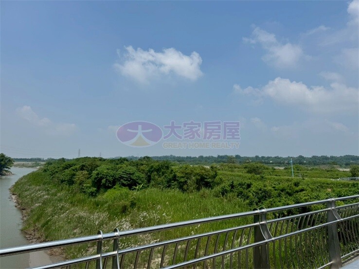 山上曾文溪畔斜坡樹林農地