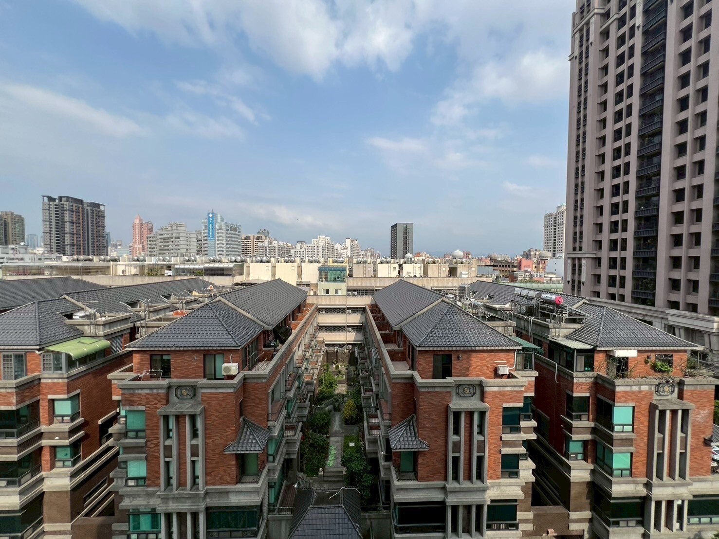 樂屋_台中市南屯區海德堡藝術廣場待售房屋 台中市南屯區海德堡藝術廣場待售房屋