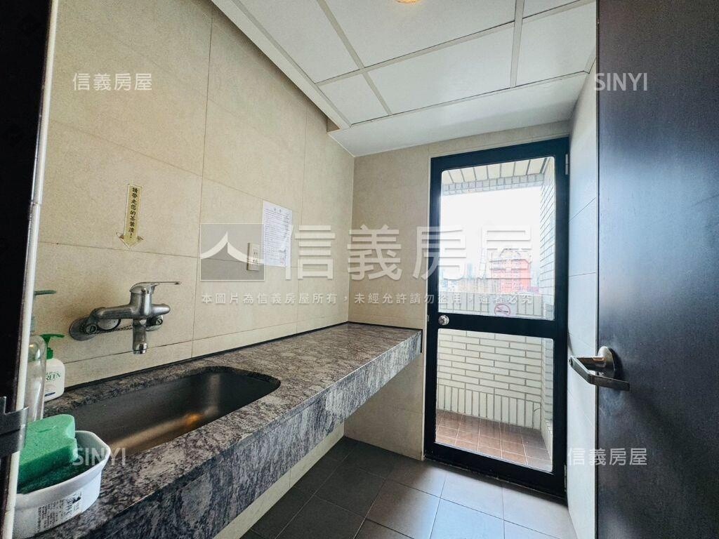 台北市大安區保富寰宇大樓待售房屋