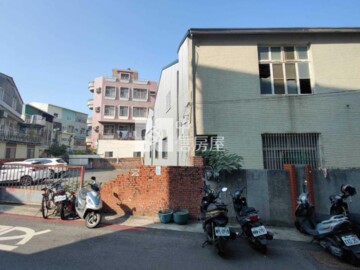 巷弄多元文創店住含停車場(租) - Image 1
