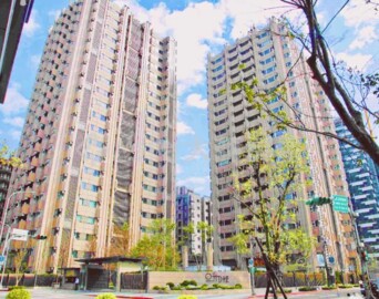 無雙日升月恆待售房屋