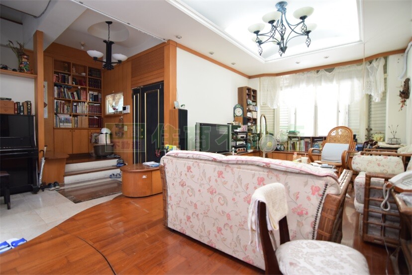 健行國小7.5米寬美式豪墅