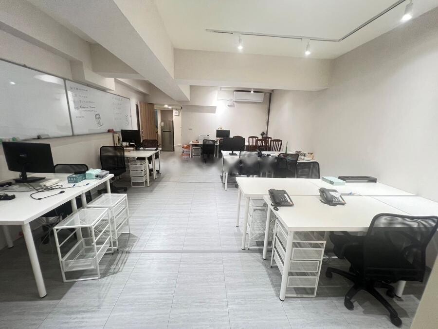 高雄市左營區當代領袖待售房屋
