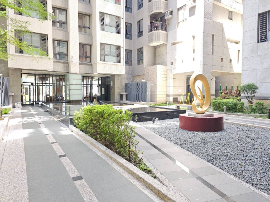 樂屋_高雄市鼓山區京城阿曼會館待售房屋 高雄市鼓山區京城阿曼會館待售房屋