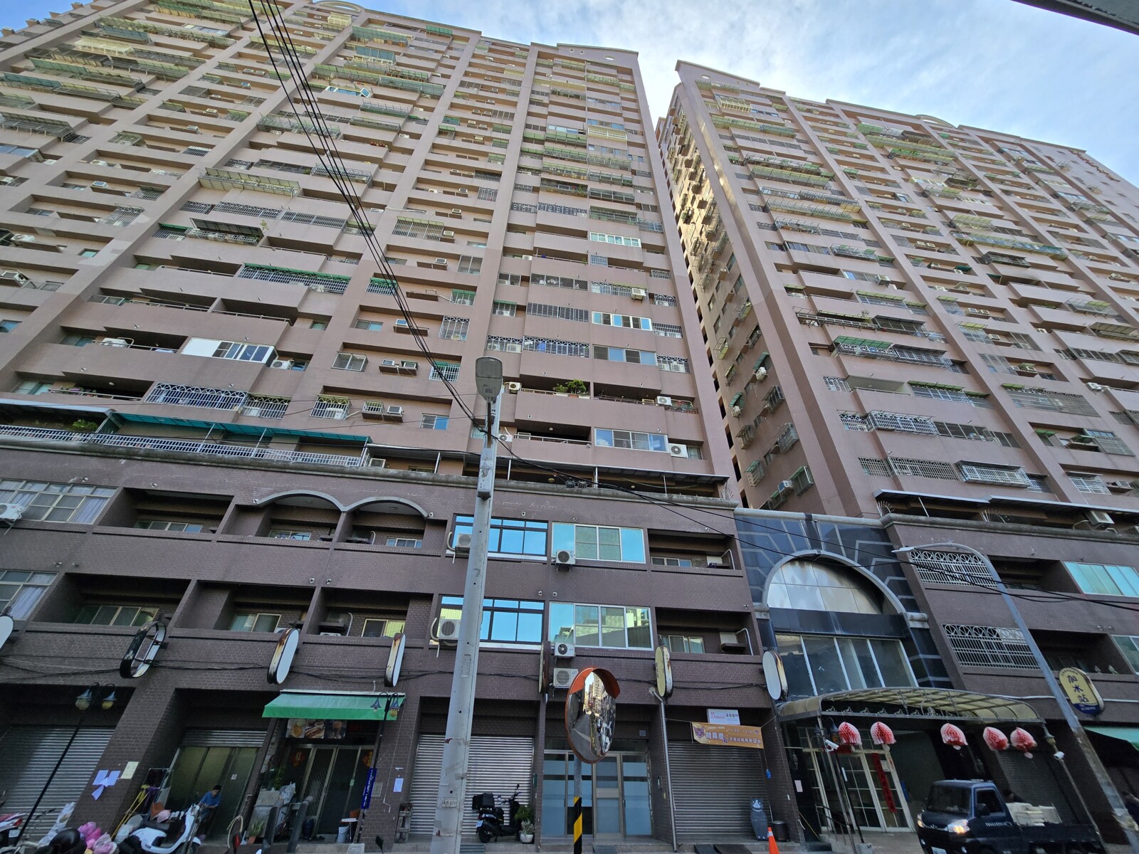 樂屋_高雄市鳳山區諾貝爾大廈待售房屋 高雄市鳳山區諾貝爾大廈待售房屋