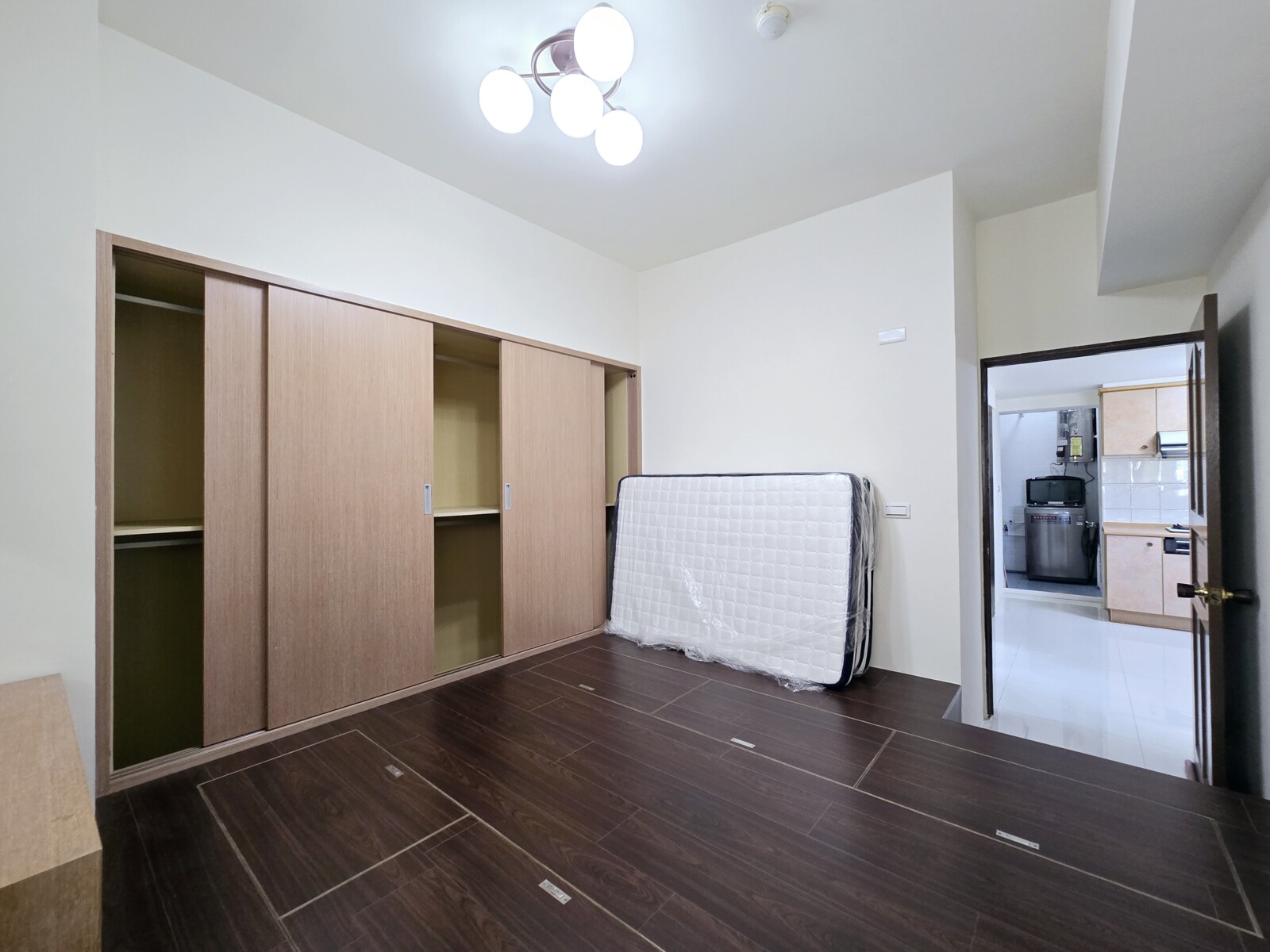樂屋_高雄市鳳山區諾貝爾大廈待售房屋 高雄市鳳山區諾貝爾大廈待售房屋