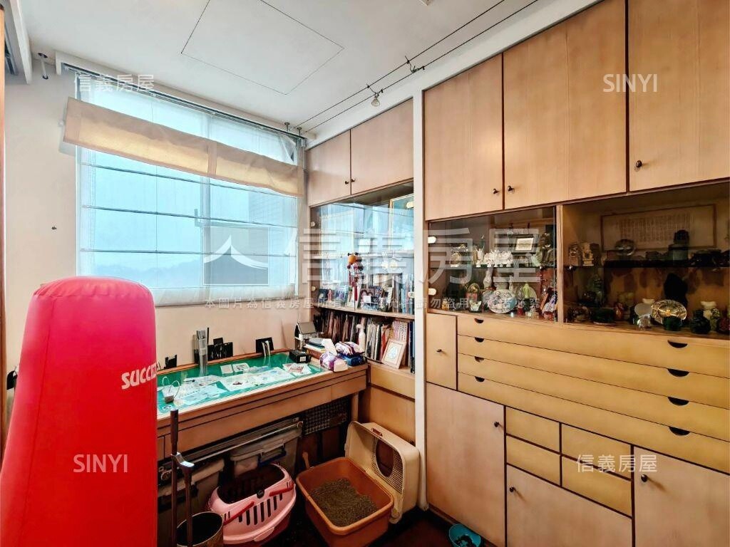 台北市文山區世界山莊待售房屋