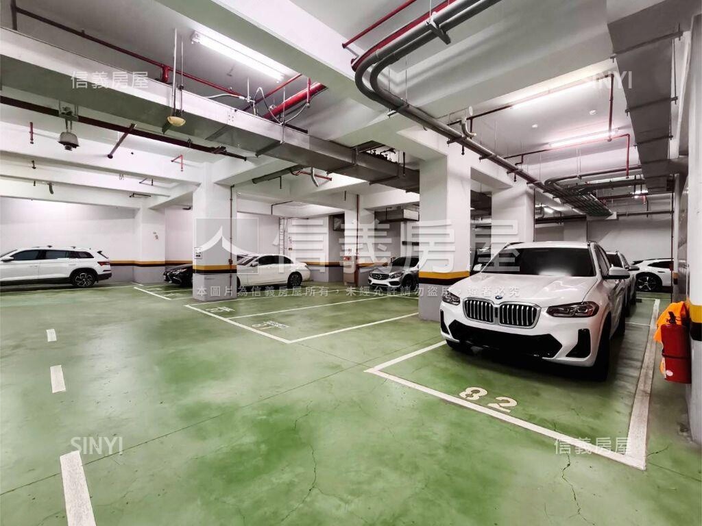 台北市文山區世界山莊待售房屋