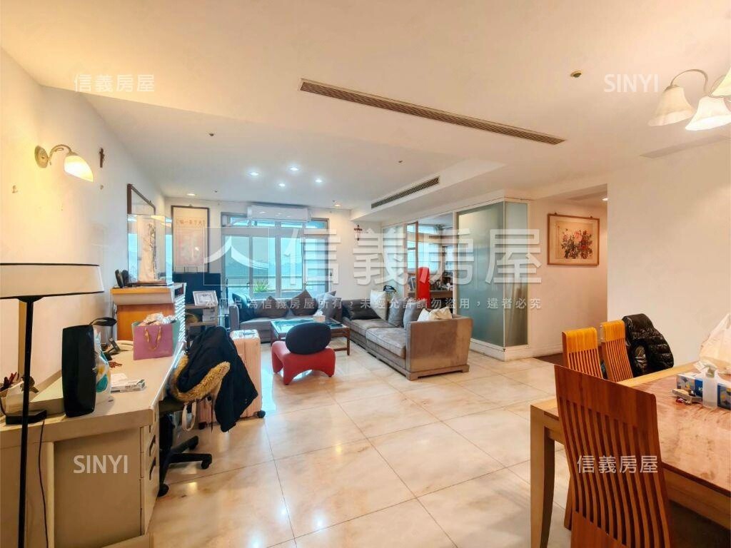 台北市文山區世界山莊待售房屋