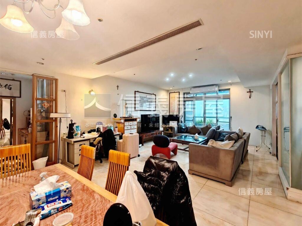 台北市文山區世界山莊待售房屋