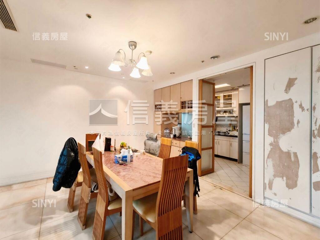 台北市文山區世界山莊待售房屋