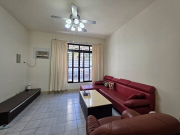 園區大面寬屋況好4房庭院車庫別墅 - Image 1