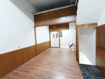 程心推薦~(租.專約)五甲商圈公園首排吸鈔鑫店住 - Image 1