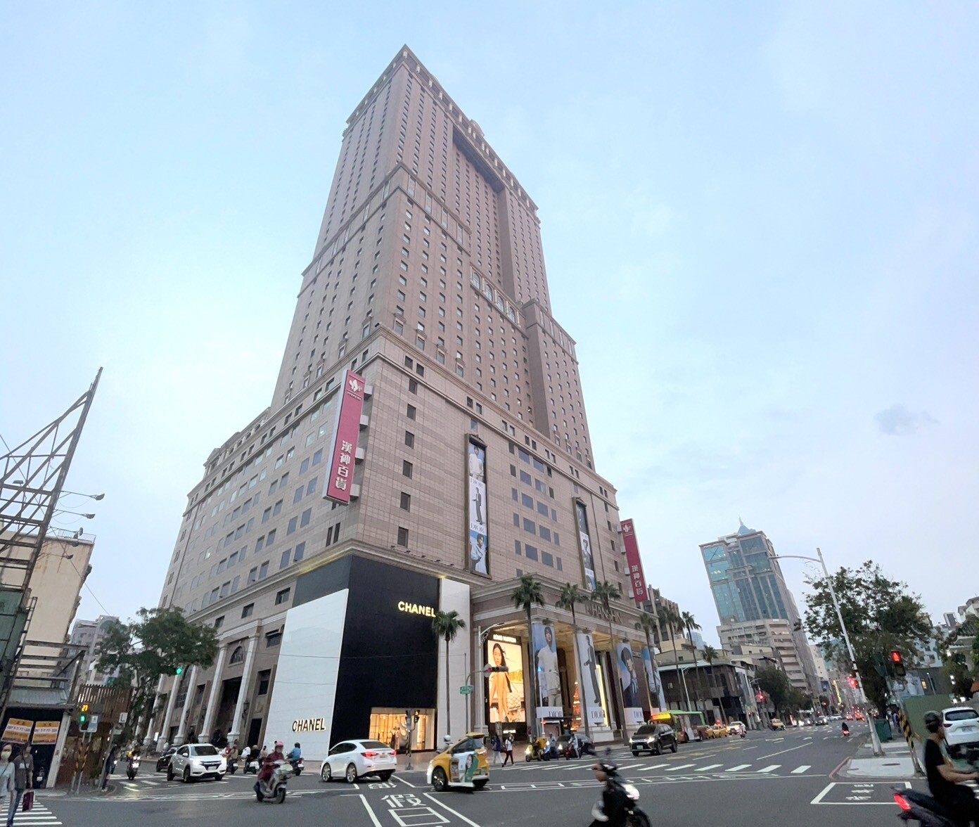 高雄市前金區中正一號院待售房屋