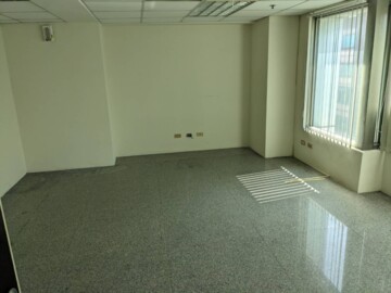 新竹市民生路巨城百貨商圈純辦公室出租 - Image 1