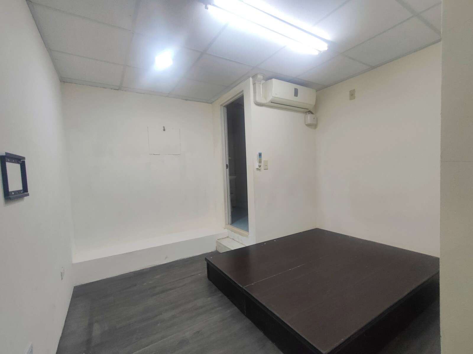 包租公*捷運文心中清站北平商圈六套房+地下室