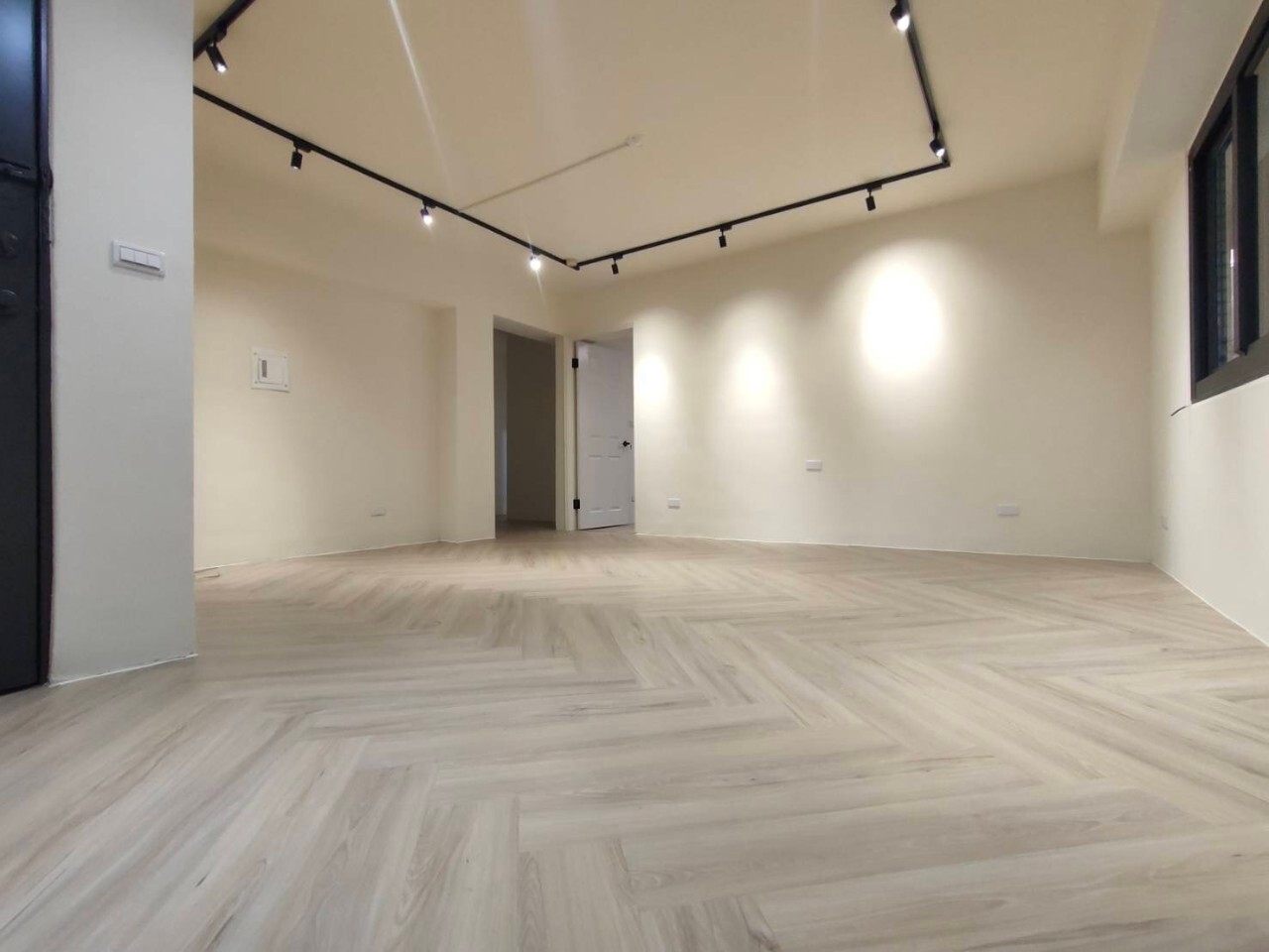 樂屋_台中市北區錦繡庭園世界待售房屋 台中市北區錦繡庭園世界待售房屋