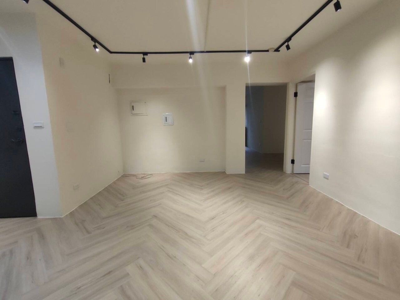 樂屋_台中市北區錦繡庭園世界待售房屋 台中市北區錦繡庭園世界待售房屋