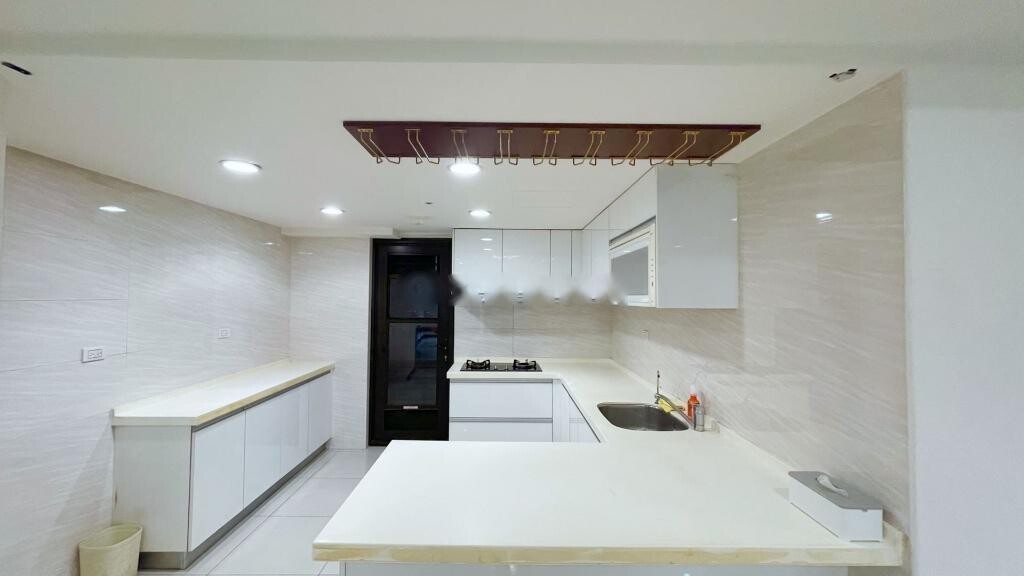 新北市林口區佳昂仁愛富待售房屋