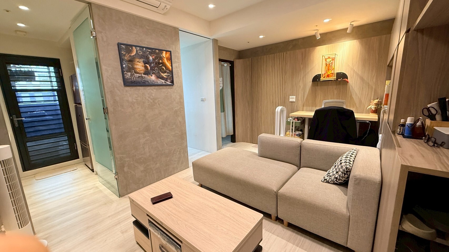 華鳳高樓層溫馨雅緻兩房/大平車，拎包即可入住！