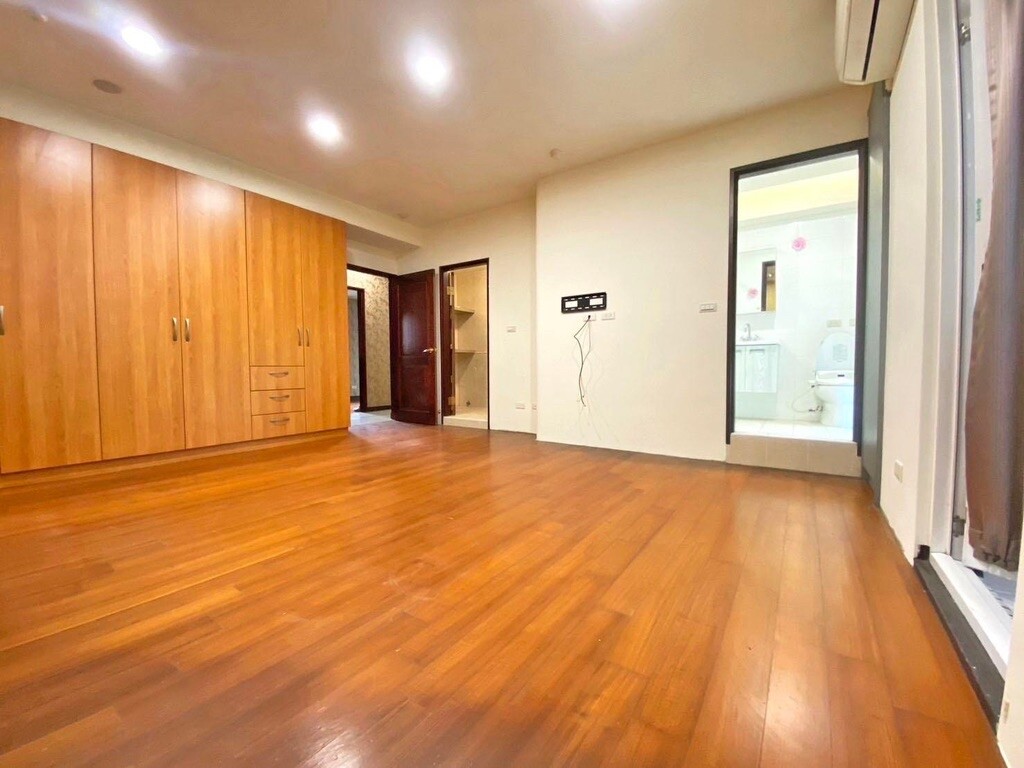 高雄市鼓山區太子紐約57街待售房屋