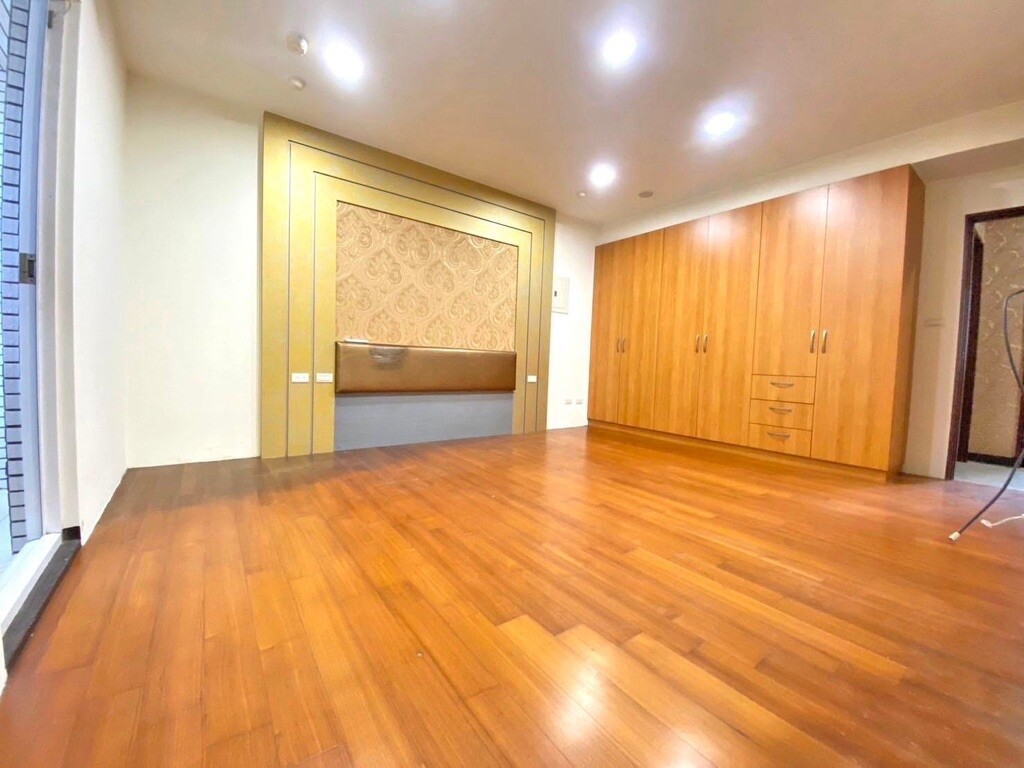 高雄市鼓山區太子紐約57街待售房屋