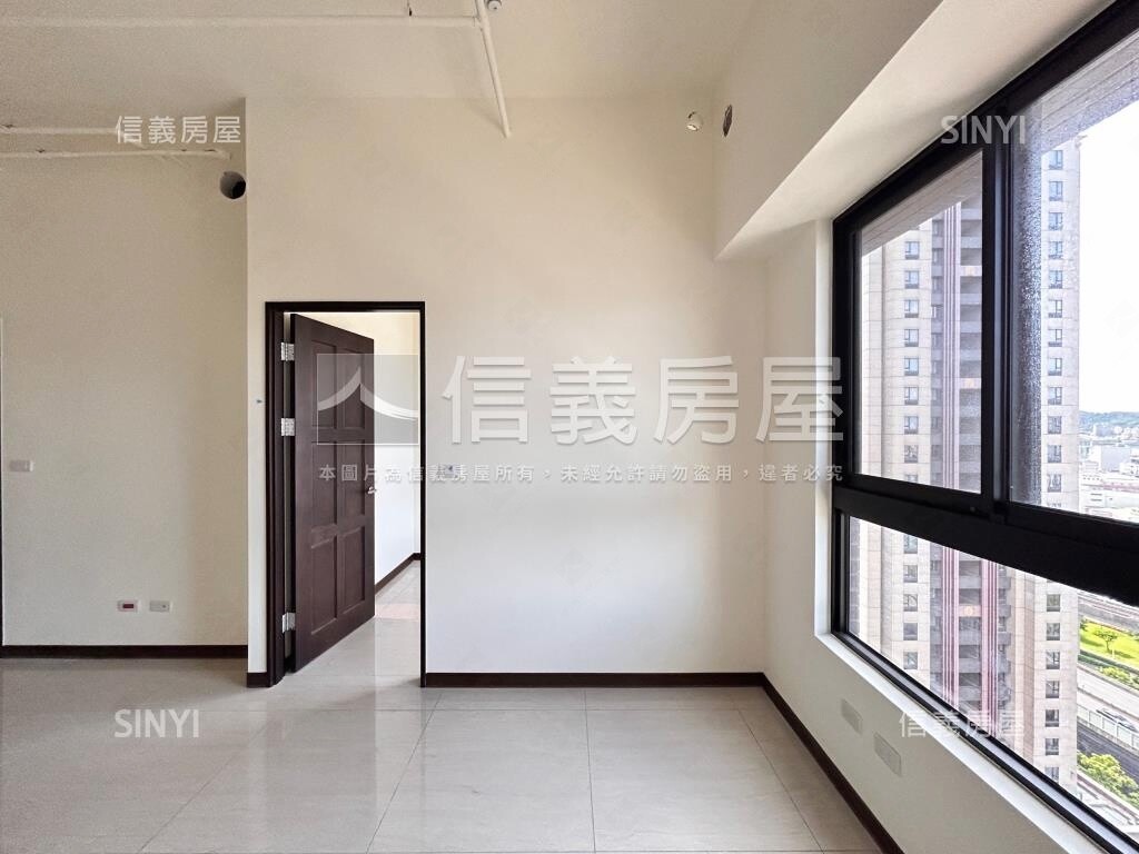 百邑富都匯全新２房車位