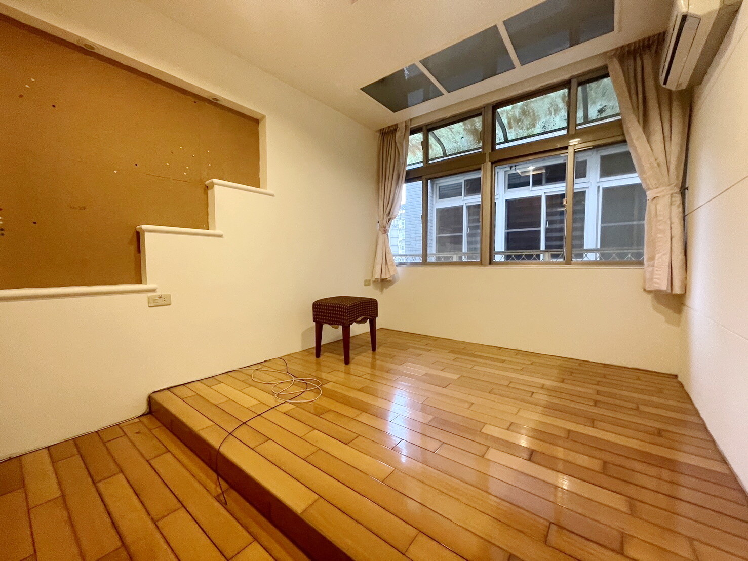 樂屋_新北市汐止區東方伯爵待售房屋 新北市汐止區東方伯爵待售房屋