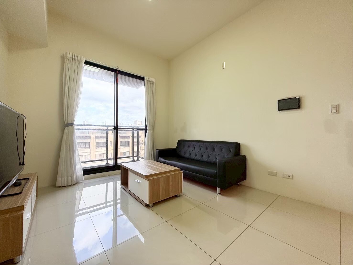 【家穠好宅】文光國小旁正核心｜稀有大三房平車採光宅