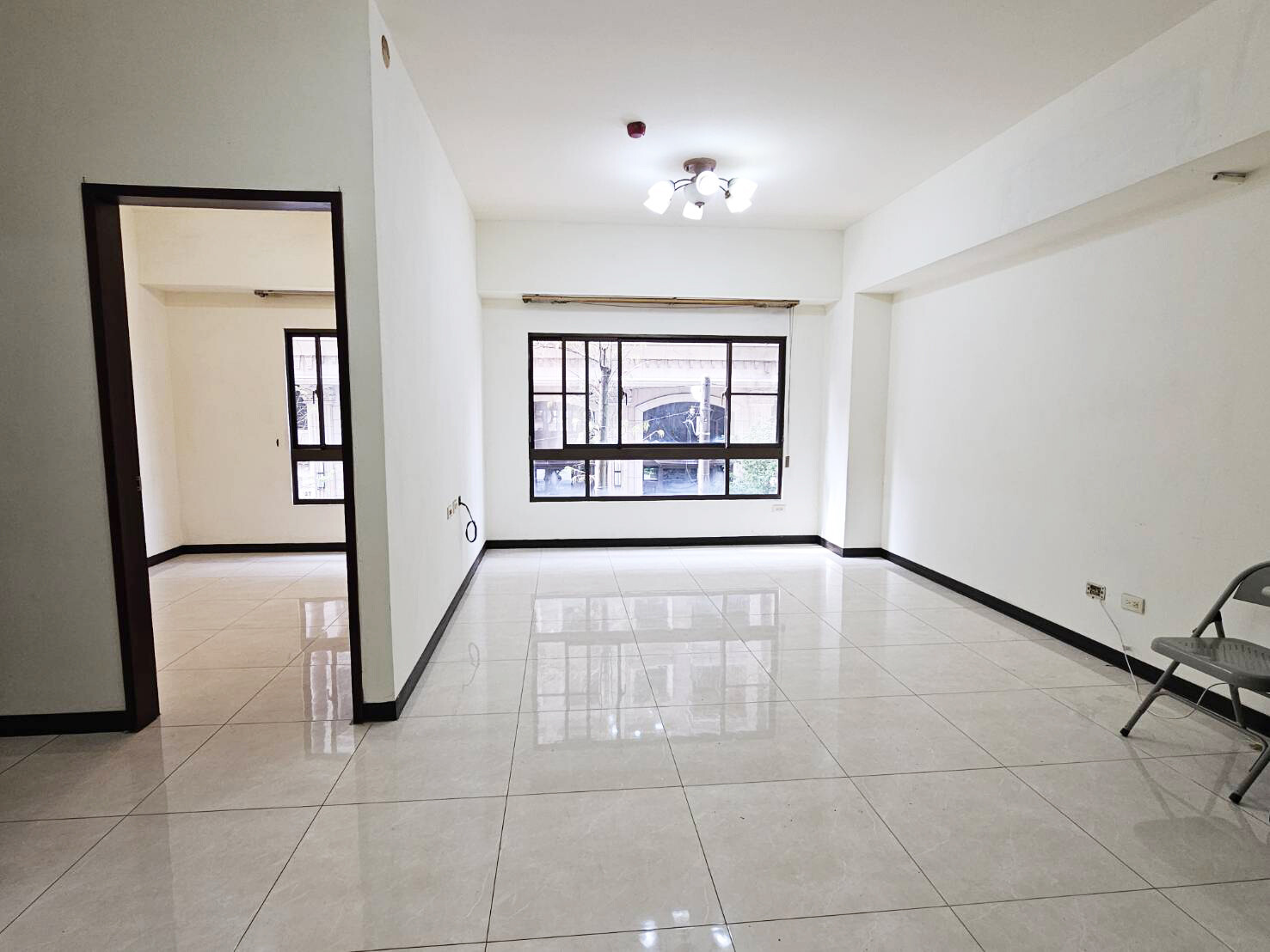 免千萬三房 專委中壢長興街元生國小傳世國寶優質兩房