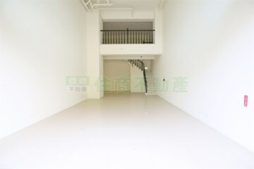 A18全新挑高店面1+2樓 - Image 1
