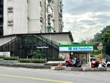 榮璟伯爵街透天區待售房屋