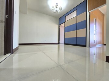 康捷雲鑽待售房屋