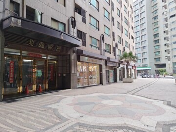 美麗歐洲待售房屋